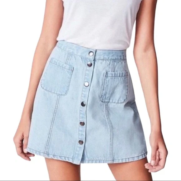 BDG Light Blue Denim Snap Front Pocket Mini Skirt Size Small - Picture 1 of 15